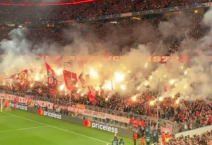 因球迷在多場(chǎng)比賽違規(guī)燃放煙火，拜仁被德國足協(xié)罰款超過10萬歐