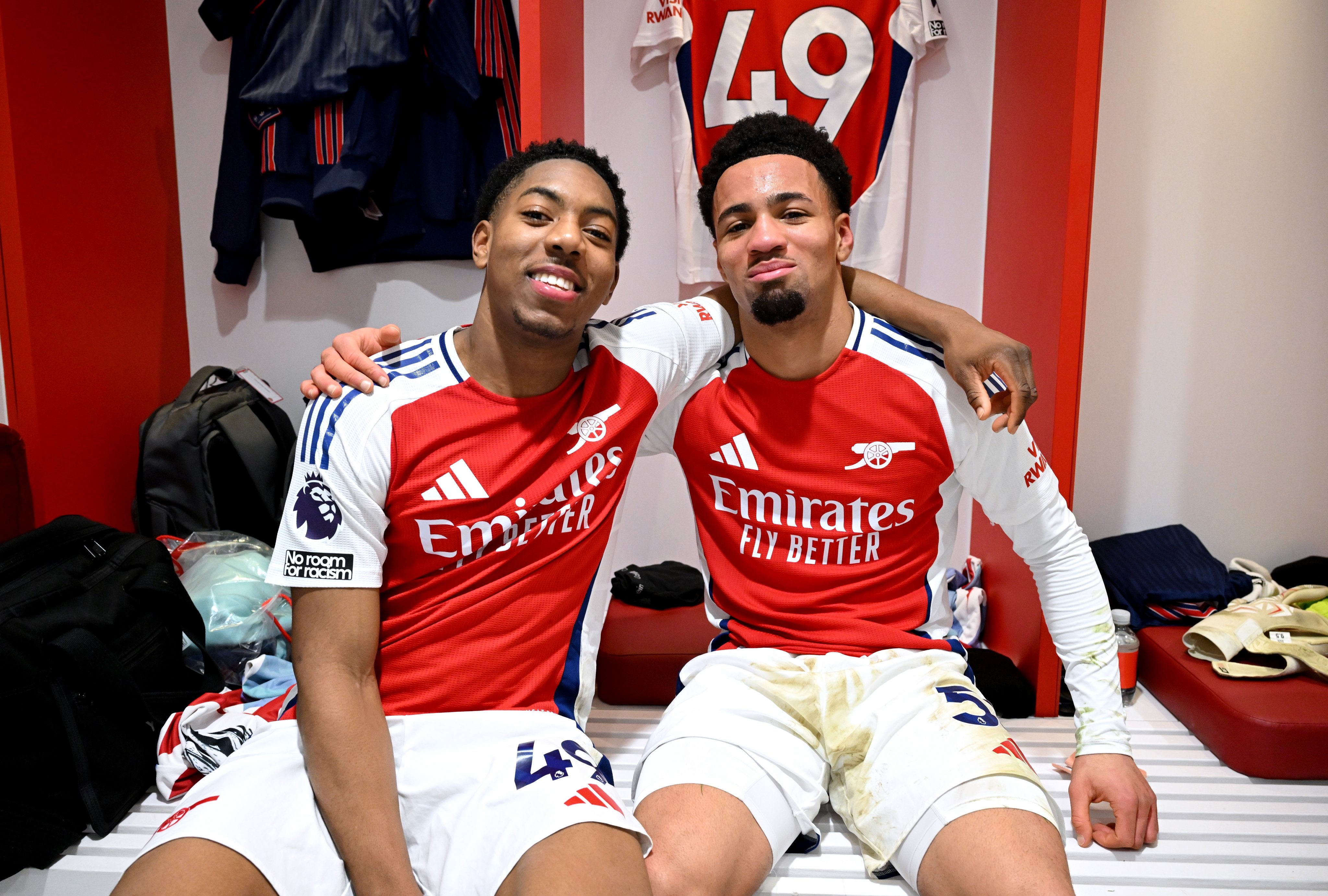 恩瓦內(nèi)里破門(mén)&斯凱利助攻，歐冠首次有兩名英格蘭U19球員包辦進(jìn)球