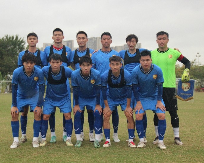 穆謝奎連入兩球?qū)⒈确帜孓D(zhuǎn)，大連鯤城2-1戰(zhàn)勝山西崇德榮海