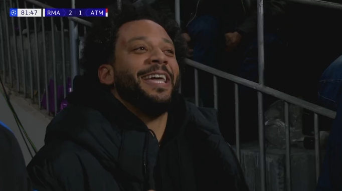 隊(duì)寵來(lái)了！馬塞洛現(xiàn)場(chǎng)觀戰(zhàn)皇馬vs馬競(jìng)