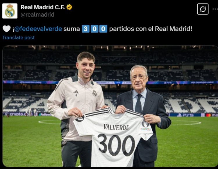 達(dá)成皇馬生涯300場里程碑，巴爾韋德獲紀(jì)念球衣&與弗洛倫蒂諾合影