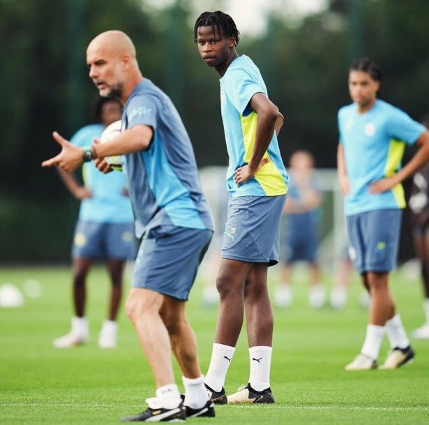 曼城重金買后衛(wèi)，本土青訓(xùn)怎么辦？17歲中衛(wèi)姆富尼力爭更高舞臺