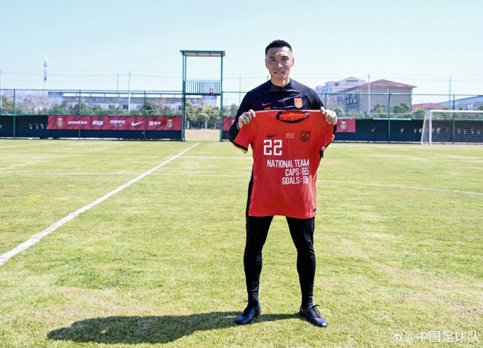 向退役的前國(guó)家隊(duì)球員于大寶表達(dá)感謝、送上祝福