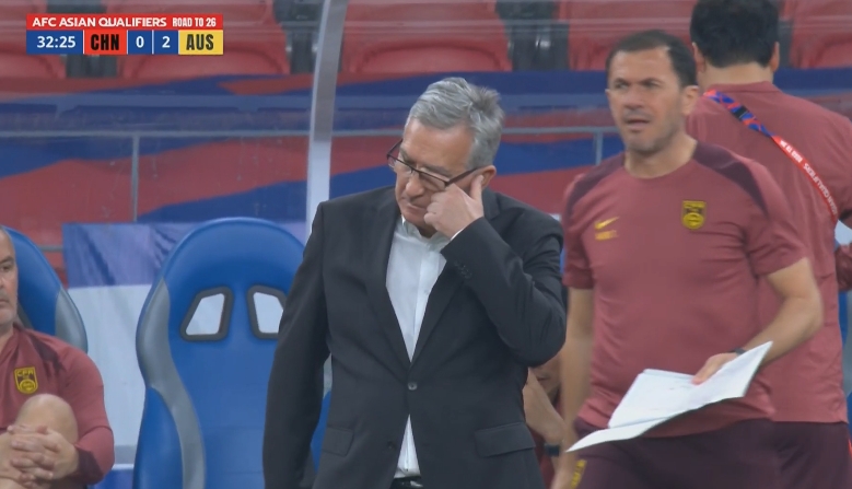 媒體人：伊萬(wàn)第二個(gè)三連敗基本定了 后面能不能2連勝救命？很難了