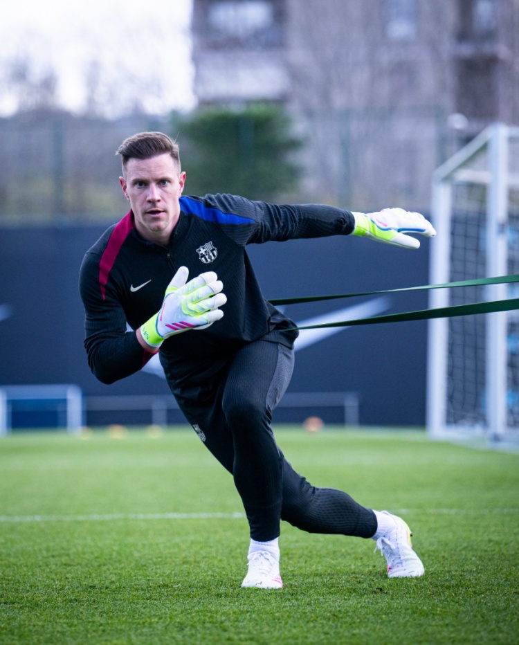 世體：特獅恢復(fù)取得明顯進(jìn)展，他正在提升節(jié)奏、跳躍和撲救反應(yīng)