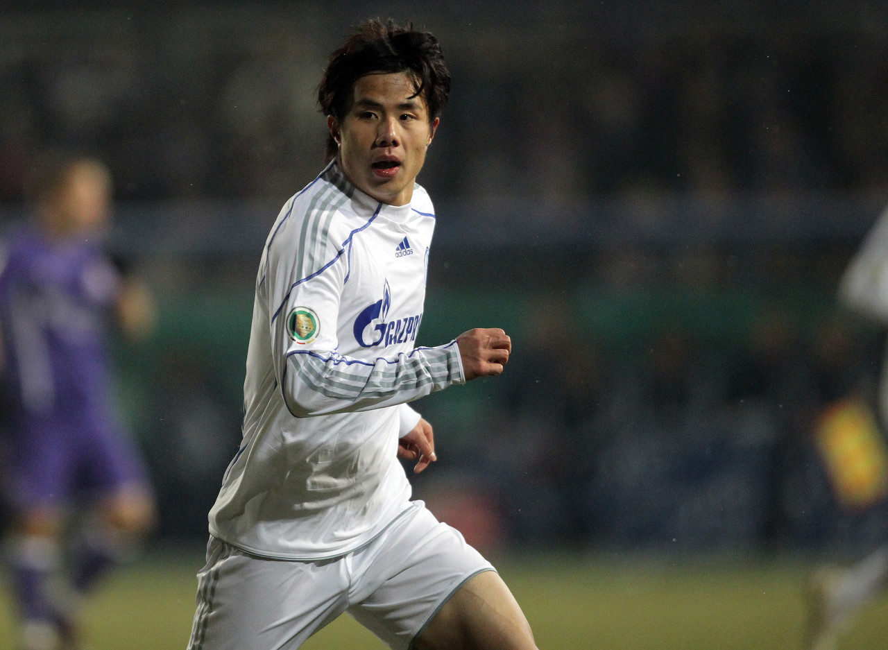 蒿俊閔今天迎來(lái)38歲生日，曾留洋沙爾克04并在歐冠有過(guò)出場(chǎng)