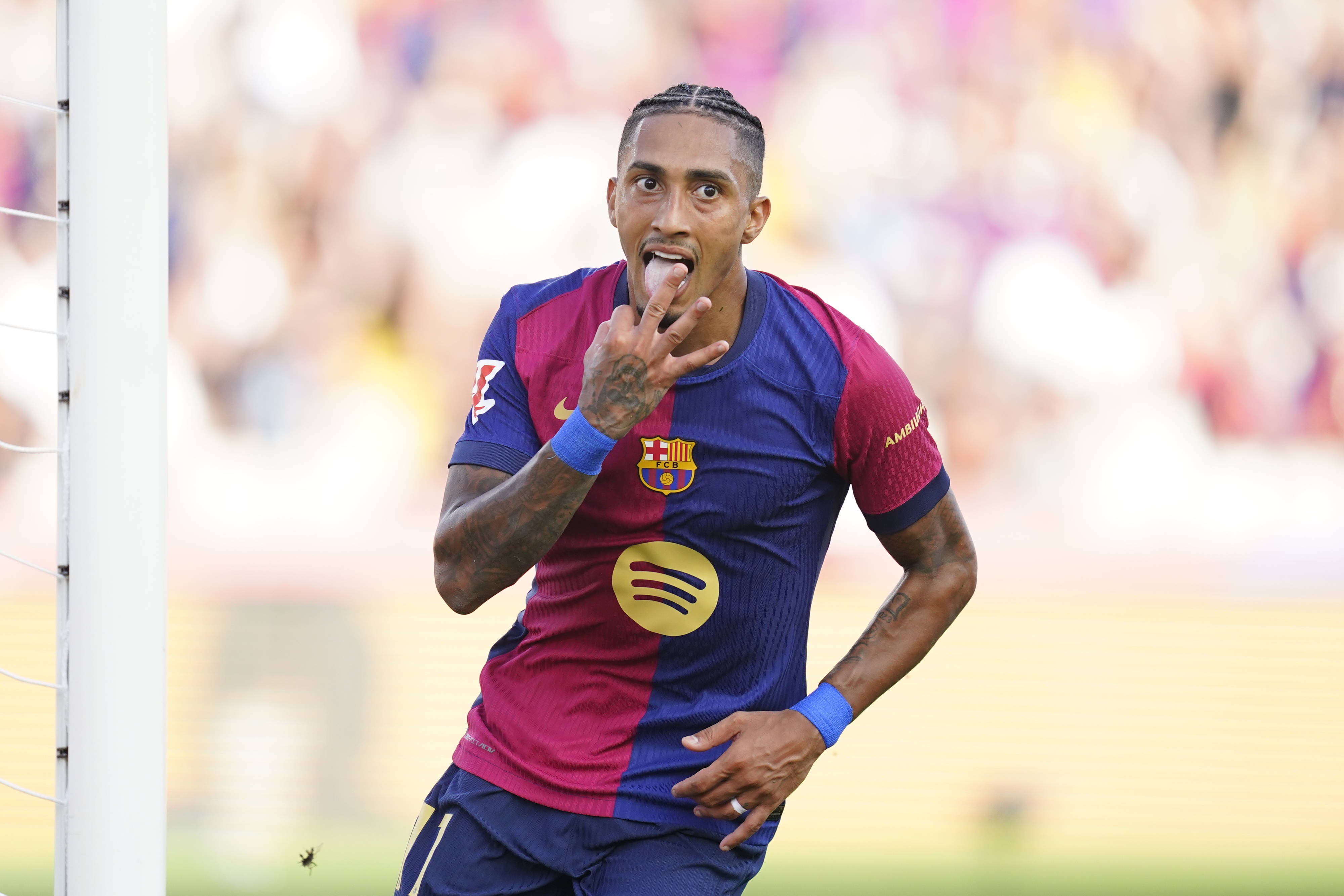 巴西球員單賽季歐冠參與進(jìn)球榜：菲爾米諾17球居首，拉菲尼亞次席