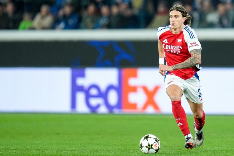 歐冠后衛(wèi)替補(bǔ)傳射建功，03-04賽季有統(tǒng)計(jì)以來僅卡拉菲奧里