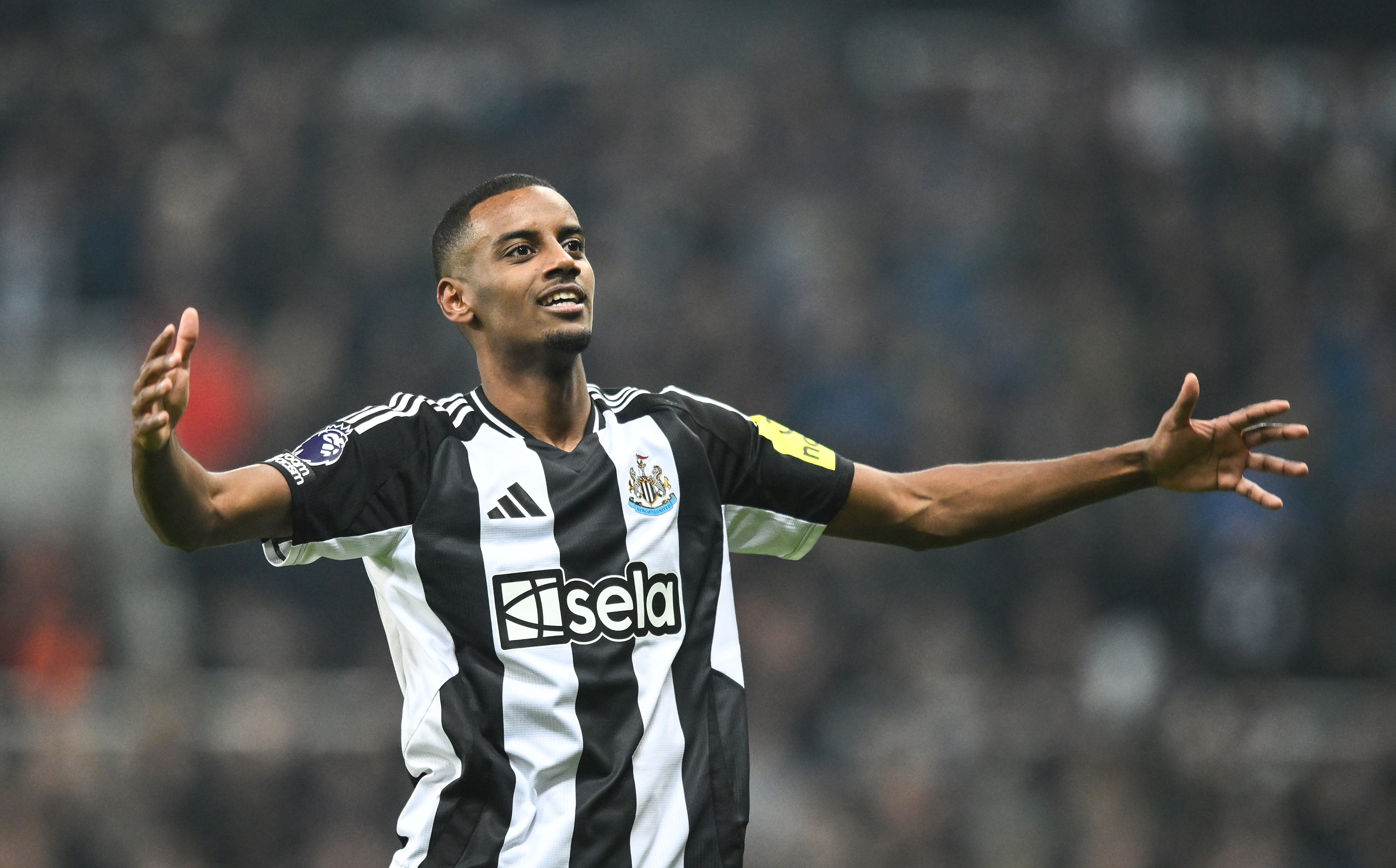 泰晤士：紐卡今夏將與伊薩克談續(xù)約，但這無(wú)法保證他一定會(huì)留隊(duì)