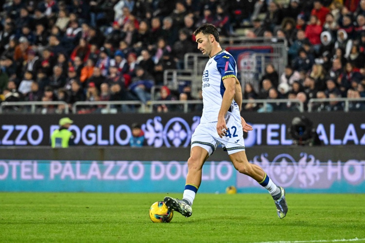 意媒：尤文已1200萬(wàn)歐敲定維羅納中衛(wèi)庫(kù)博拉，準(zhǔn)備今夏完成交易