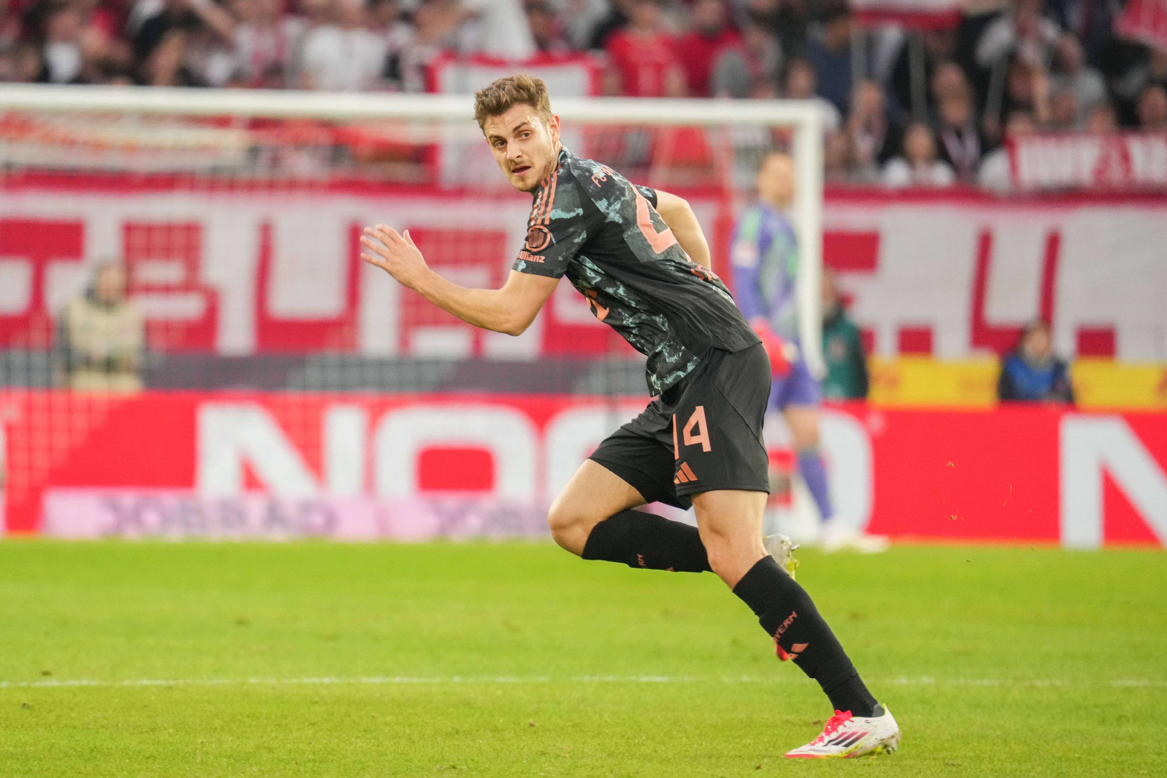 記者：斯坦尼西奇已確定下賽季留隊(duì)，拜仁目前沒(méi)有續(xù)約戴爾的計(jì)劃