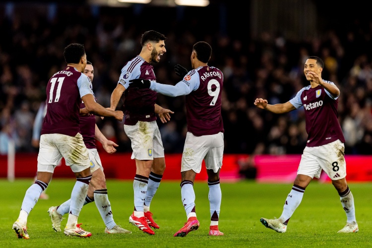 阿森西奧為維拉7場4首發(fā)&進(jìn)5球，本賽季為巴黎16場僅2球