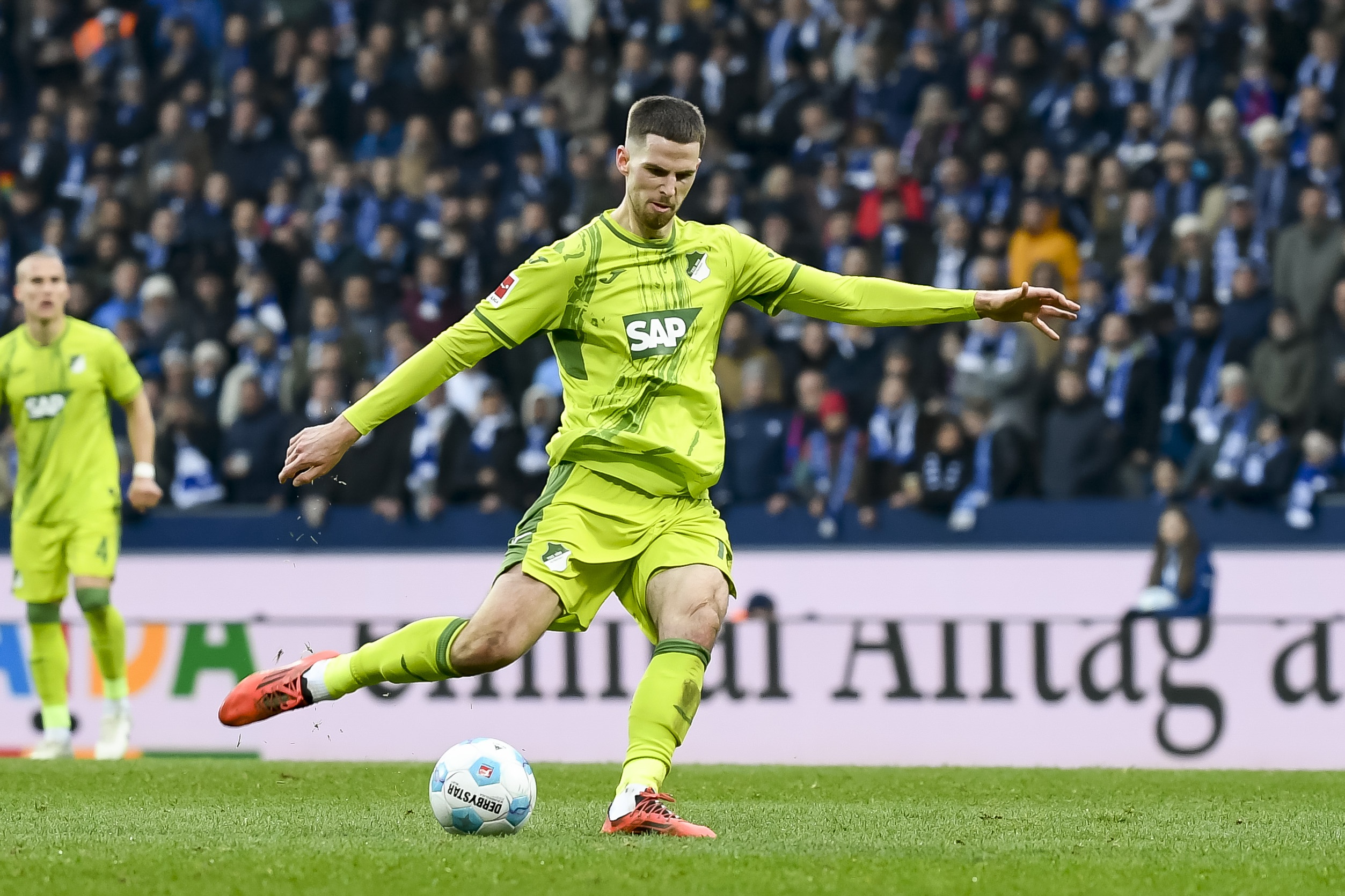 記者：法蘭克?？紤]夏窗簽斯塔赫，但預(yù)計(jì)霍芬海姆將索要高額費(fèi)用