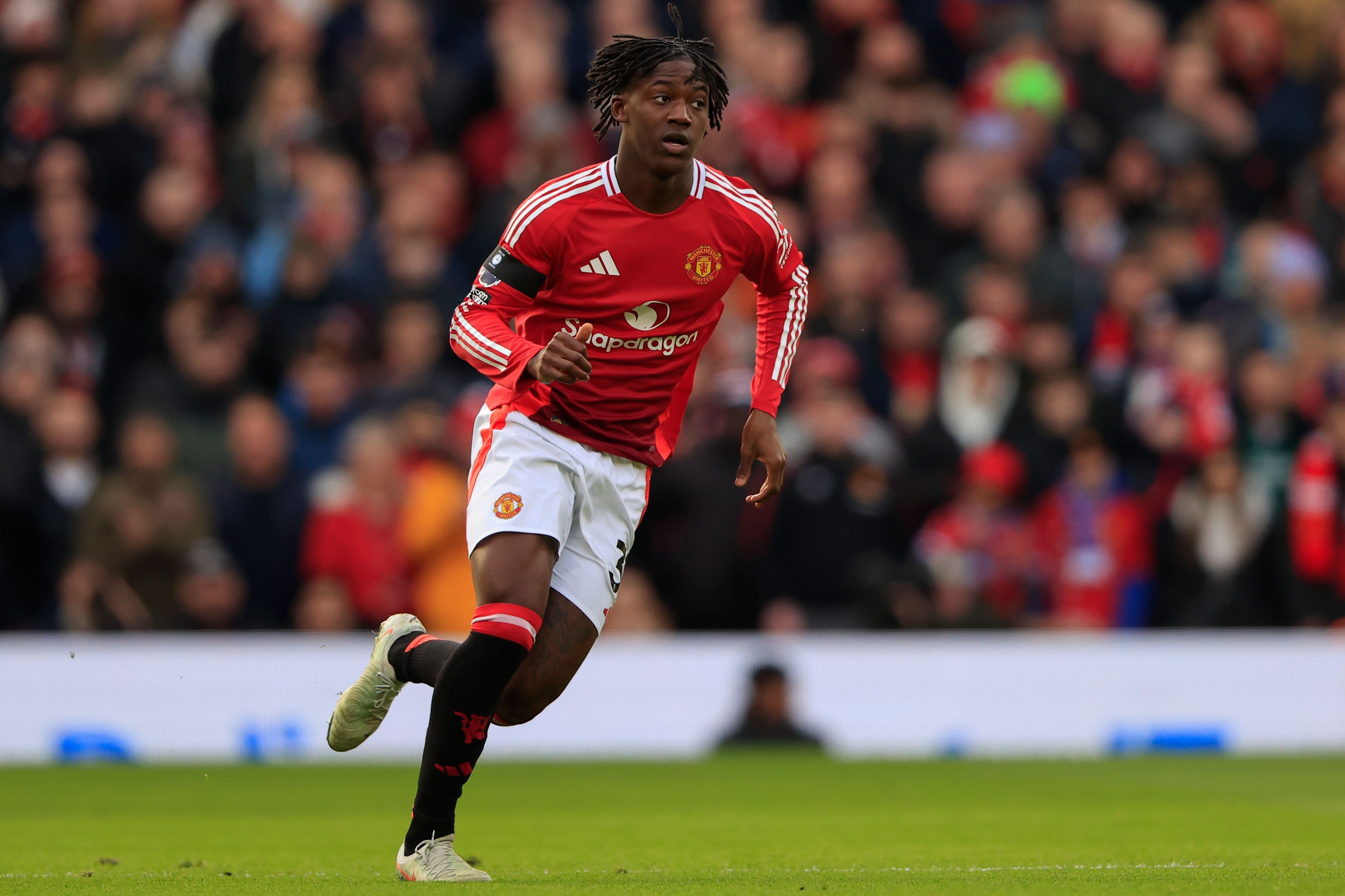 續(xù)約or離隊?19歲梅努索要18萬周薪，25場1球1助&曼聯(lián)估價7000萬