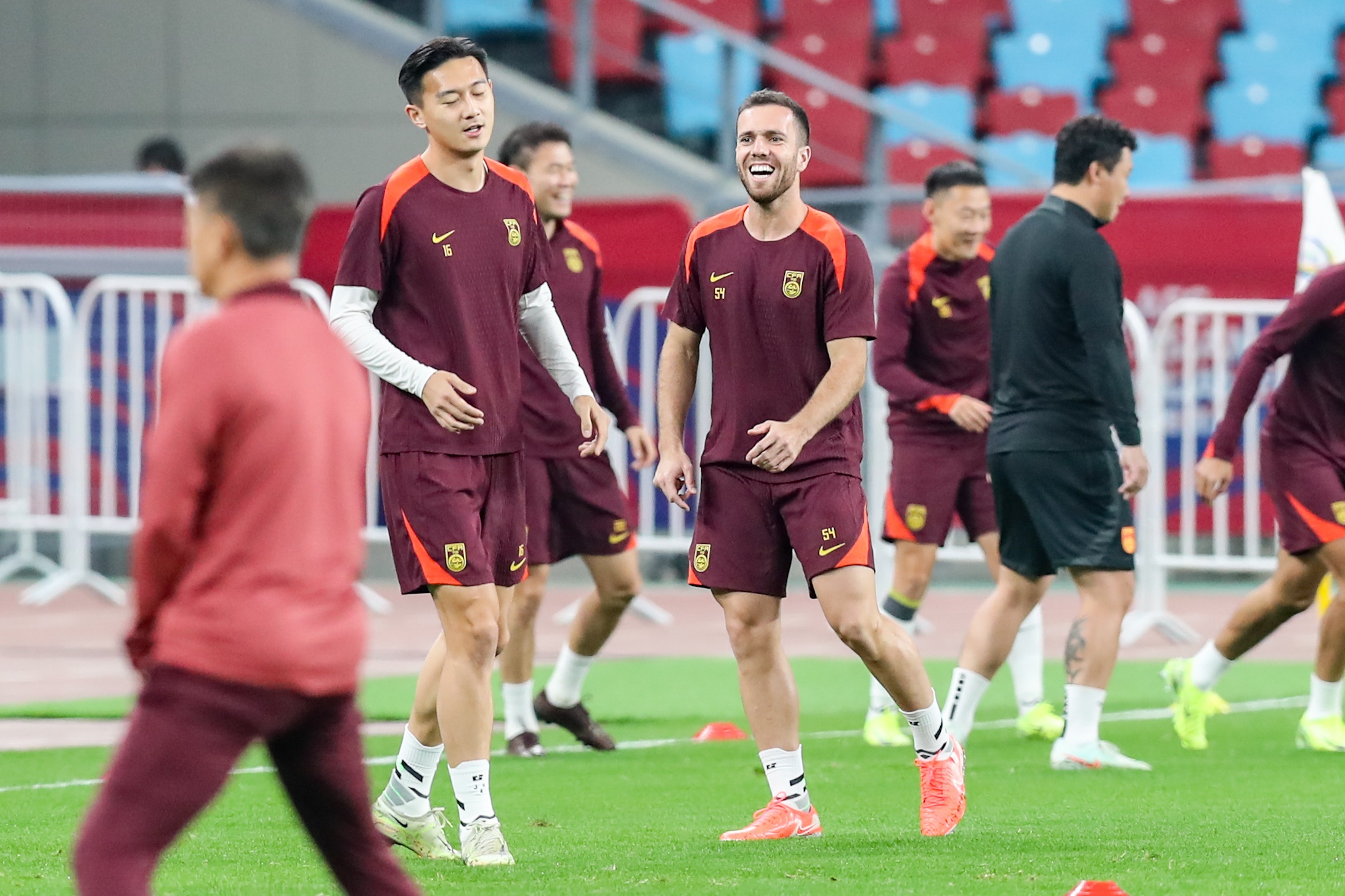 媒體人：王上源的6號(hào)給了塞爾吉尼奧，很可能是他首發(fā)的信號(hào)