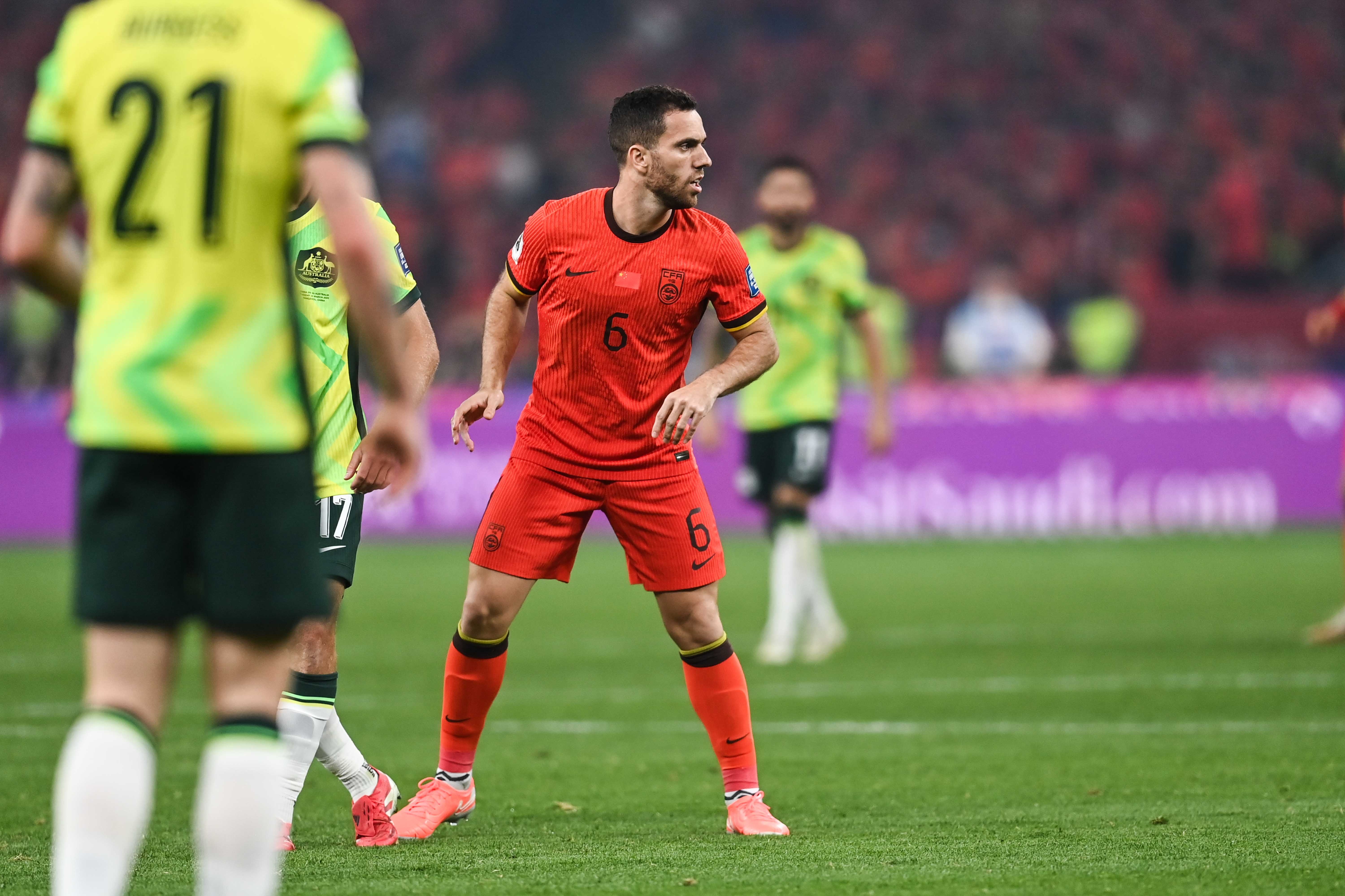 媒體人：國內(nèi)青訓(xùn)未緊跟國際發(fā)展趨勢，國足嚴(yán)重缺乏有特點(diǎn)的球員